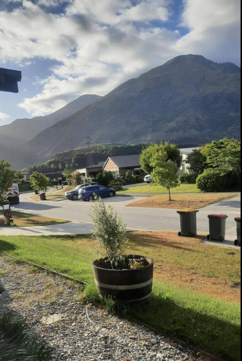 Banbury Deluxe With Spa Bath! Private Courtyard! Queenstown Dış mekan fotoğraf